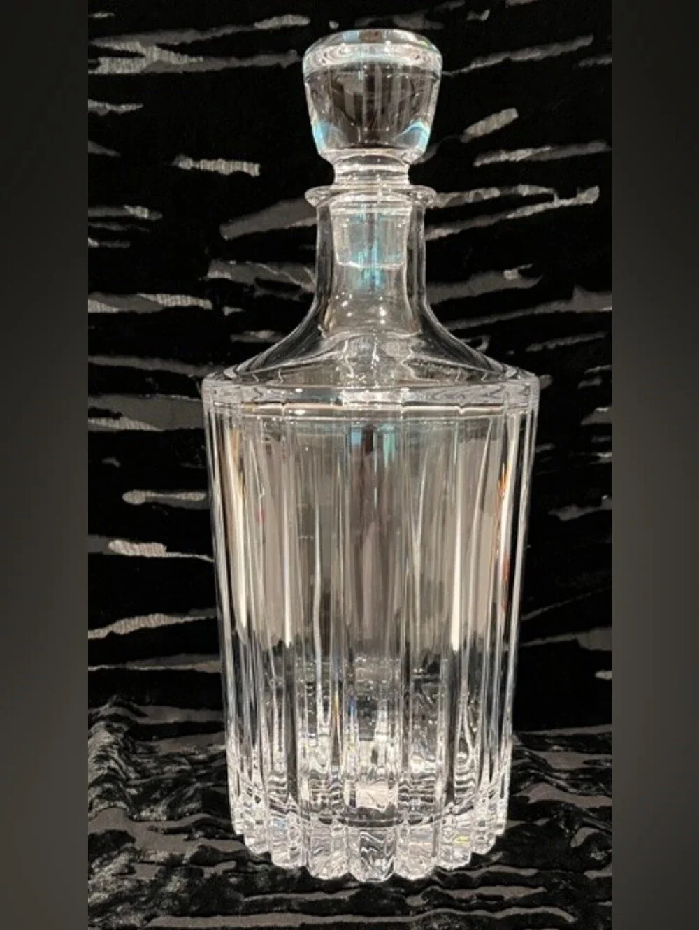 William Sonoma Handcut Crystal Dorset Decanter Made In Slovenia  Gorgeous!  NIB
